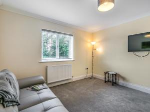 Dawson Park 9 - Uk12668