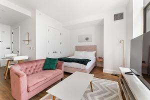 Modern Studio Oasis with High End Amenities