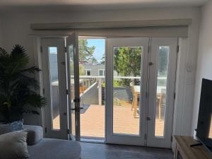 Cozy Guesthouse with Modern Appliances & Private Patio