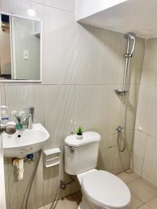 Spacious 2-Level 2BR Cozy Apartment