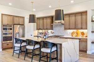 Pagoda Peaks - Modern Luxury Near Bozeman Beach