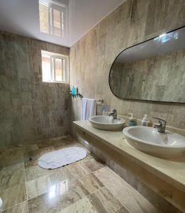 New! Relaxing Beach Apartment with Pool