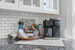 Timeless Tudor I Cozy & Stylish