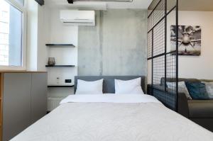 Petrovdom Apartments 10-68B in RC Manhattan, Beresteiskyi 11