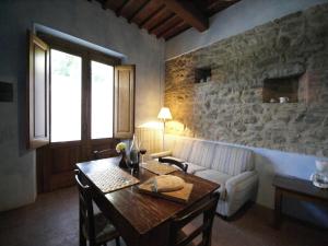 Modern holiday home in Castelfranco di Sopra with swimming pool