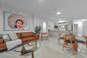 Skyline Stunner 3Bed-2Bath-1Car-VIEWS - CBD