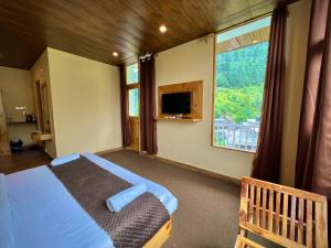 The Urban Retreat- A Boutique Hotel with Grand View