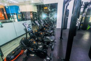 The Zen Escape 1BR Makati swim gym park cook 300MB 5940