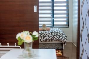 The Zen Escape 1BR Makati swim gym park cook 300MB 5940