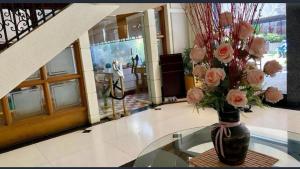 The Greenbelt Groove 1BR Makati 300MB swim gym park 4034