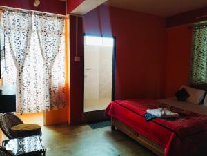 Cloudy larch homestay