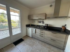 Villa au calme, piscine et vue imprenable