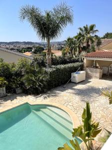 Villa au calme, piscine et vue imprenable
