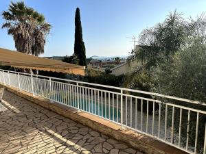 Villa au calme, piscine et vue imprenable