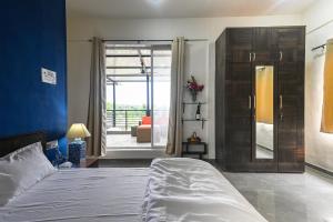 Riverside 3BHK with Pool, Lawn, Family and Pet Friendly