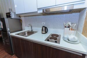 Makati Bliss Designer Stay Pool gym park Net300 makati 1767