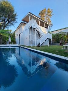 OXLEY Mineral Pool & Private Home suburbanSTAY - Holiday homes, Brisbane