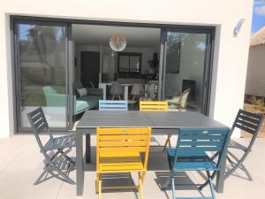 Maisons de vacances Maison lumineuse 3etoiles avec jardin arbore, 5min de la plage : photos des chambres