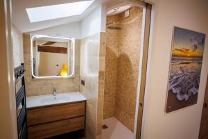 magnifique longére Charentaise pmr piscine sauna