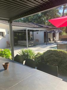 VILLA AU COEUR des VIGNOBLES GRAND CRUS DE PESSAC-LEOGNAN