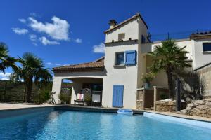 Chambre au calme avec spa privatif gratuit sud aveyron les palmiers des causses