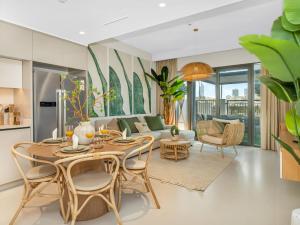 Unique Beach Villa in Dubai Harbour steps to Beach Marina Skyline Views