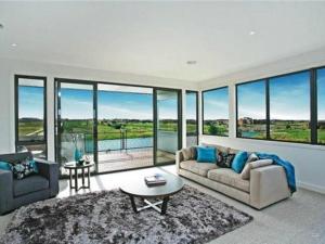 Coastal Comfort Pool, Golf, Beach, Room for 8