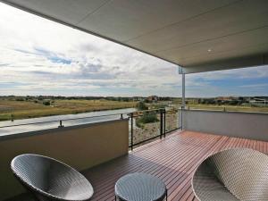 Coastal Comfort Pool, Golf, Beach, Room for 8