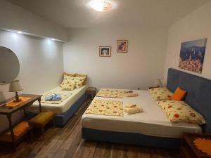Studio apartment orange