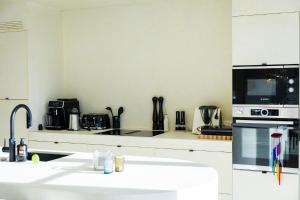 Souljoy Sanctuary - luxury Holiday design House with 7 rooms, 6 bathrooms for 14 people