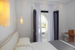 Amor Hideaway Villas Santorini Greece