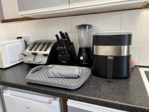 2 Bed Apartment Near Yeovil Hospital & Leonardo