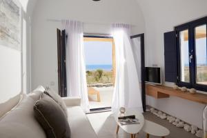 Amor Hideaway Villas Santorini Greece