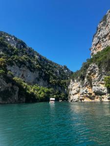 B&B / Chambres d'hotes Mas des Lavandes avec vue & Piscine en Provence, 15 min des gorges du Verdon VAR : photos des chambres
