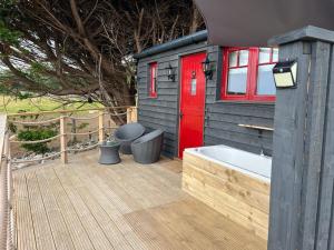 Tyr Bugail - Shepherds Hut