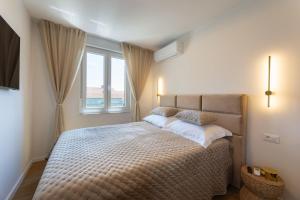 Luxury apartment Žnjan,Split-two bathrooms and free parking