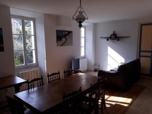 Appartement dans maison de caractère avec piscine