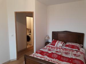 Appartement dans maison de caractère avec piscine