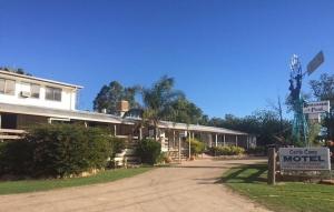 타룸 Cattle Camp Motel 호텔 로비