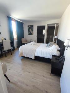 Hotels Logis Hotel Restaurant La Croix Verte : photos des chambres