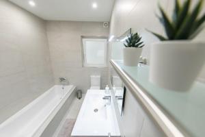 Orion 4A New State Of The Art Family Apartment