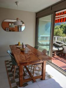 Appartement pour 3 à 4 personnes dans le 8eme arrondissement de Marseille, dans la colline et à 5 minutes à pied de la mer