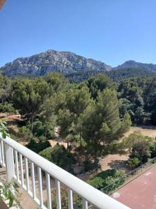 Appartement pour 3 à 4 personnes dans le 8eme arrondissement de Marseille, dans la colline et à 5 minutes à pied de la mer