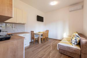 Trojanovic Little House