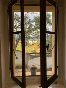 Atypical forest house with jacuzzi