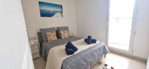 Le Marin - Pool and parking