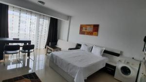 Self check-in Mangalia, la plajă