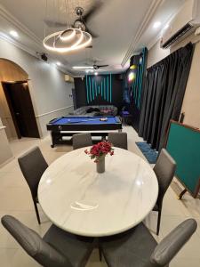 Kulai Neon Bliss Villa