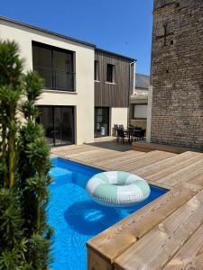 Maisons de vacances Country home with a pool : Maison 4 Chambres