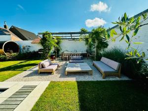 Souljoy Sanctuary - luxury Holiday design House with 7 rooms, 6 bathrooms for 14 people